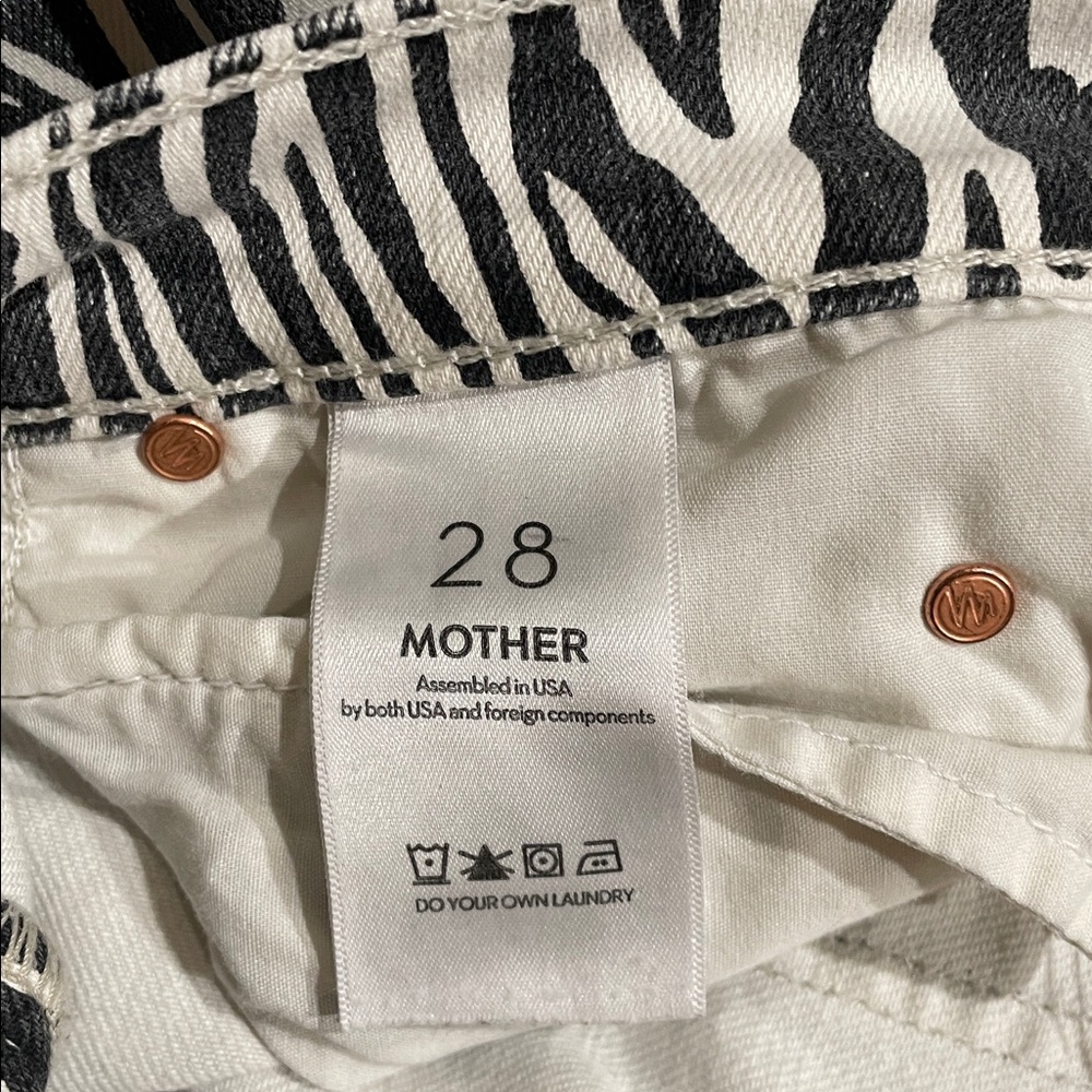 MOTHER High Waisted Rascal Ankle Frey in 'Hoofin It' White and Black Pattern - Picture 9 of 16